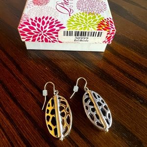 NWT Premier Designs Del Monte Earrings